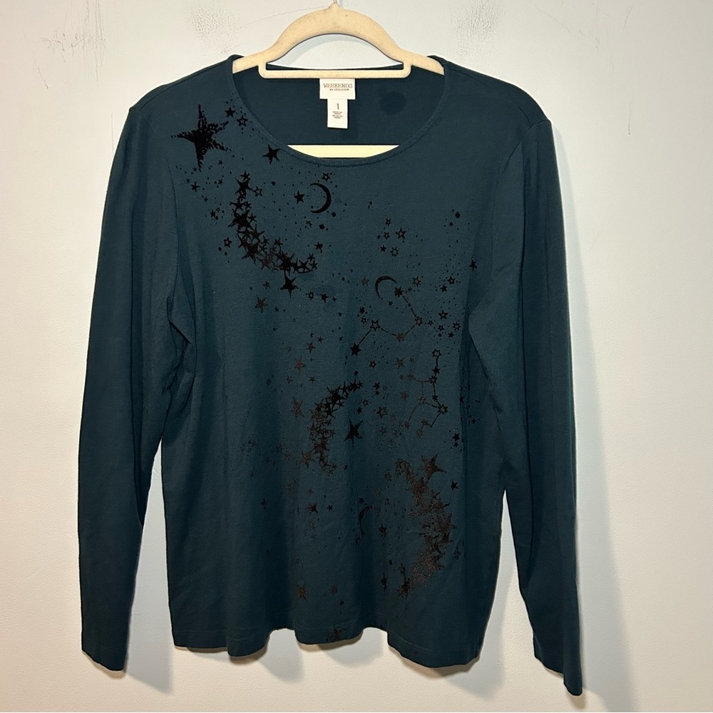 Weekends by Chico’s Green & Black Moon & Star Print Long SleeveT-Shirt Size 8